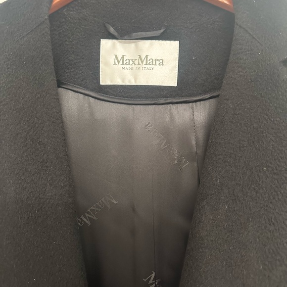 MaxMara Classic Manuela Black Coat - Picture 3 of 8